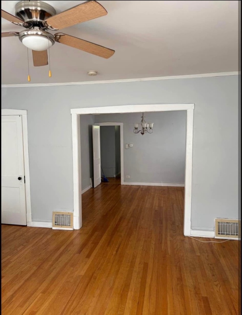 1316 W 77th Street Property Photo 7