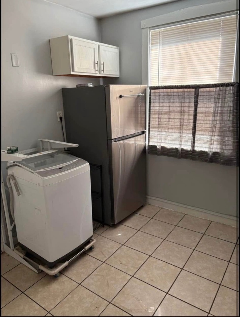 1316 W 77th Street Property Photo 8