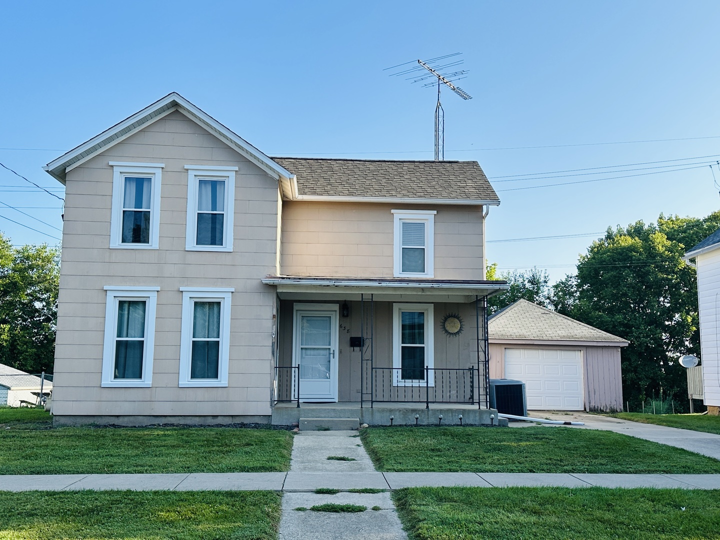 638 W Ringold Property Photo 1