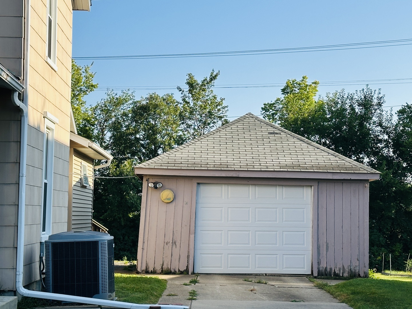 638 W Ringold Property Photo 3