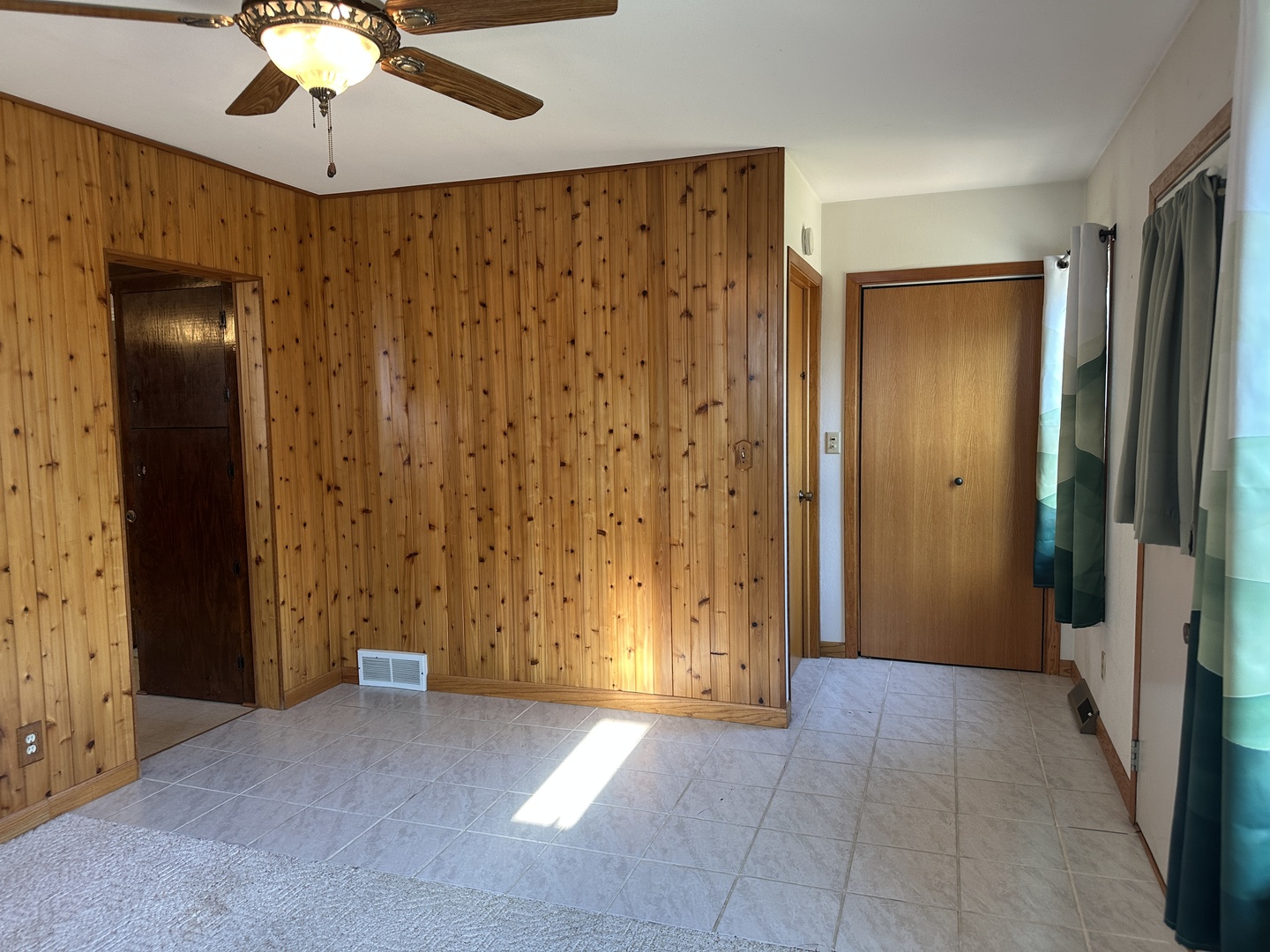 638 W Ringold Property Photo 17