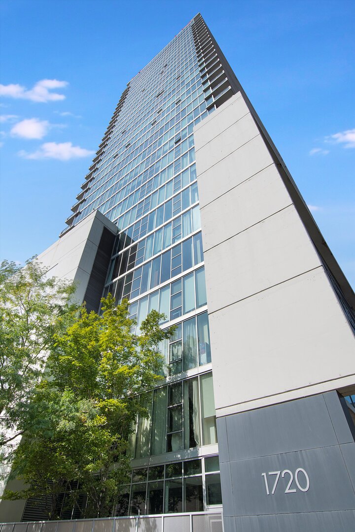 1720 S Michigan Avenue 1812 Property Photo 1