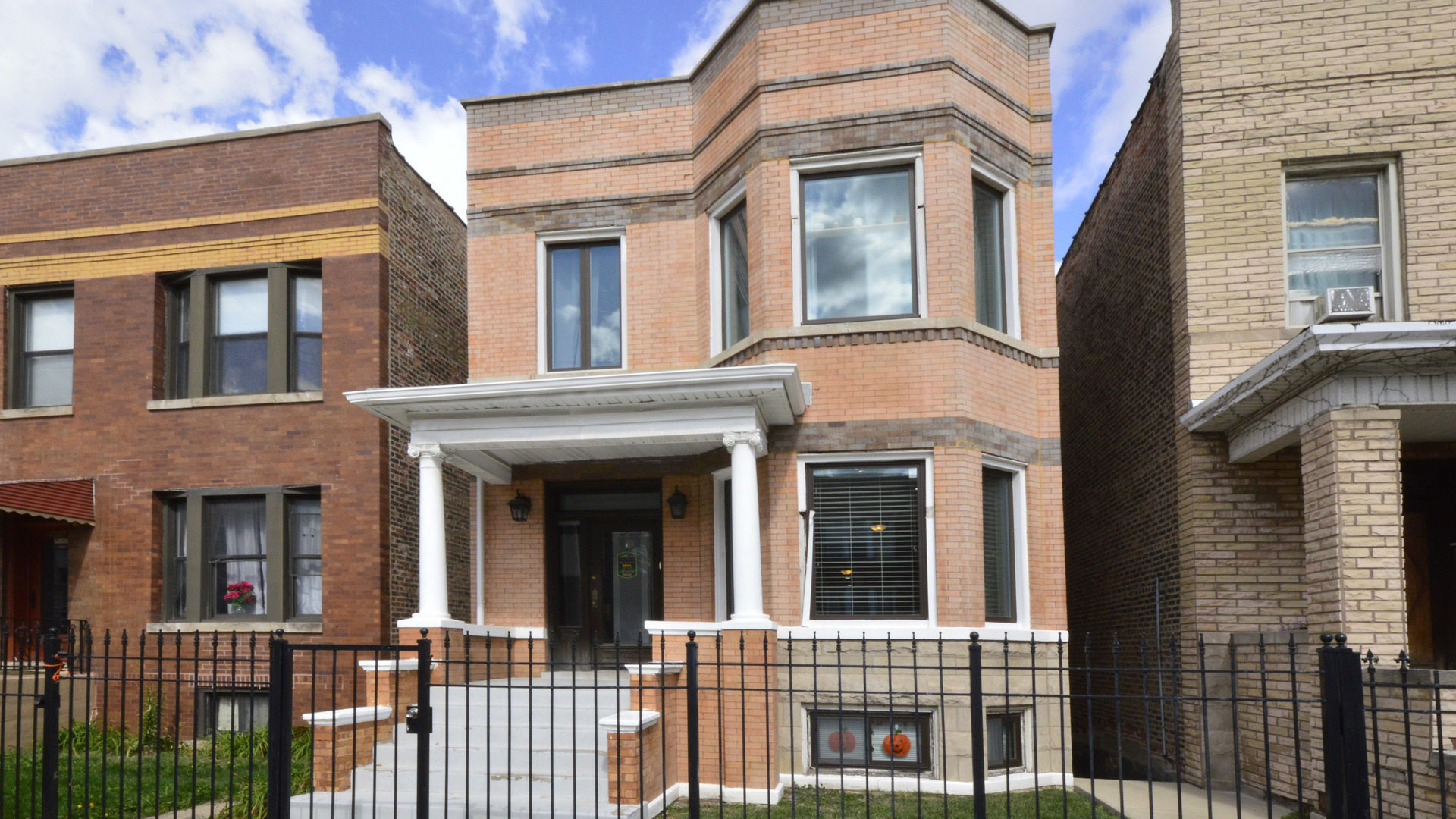 2904 W DIVERSEY Avenue 2 Property Photo 1