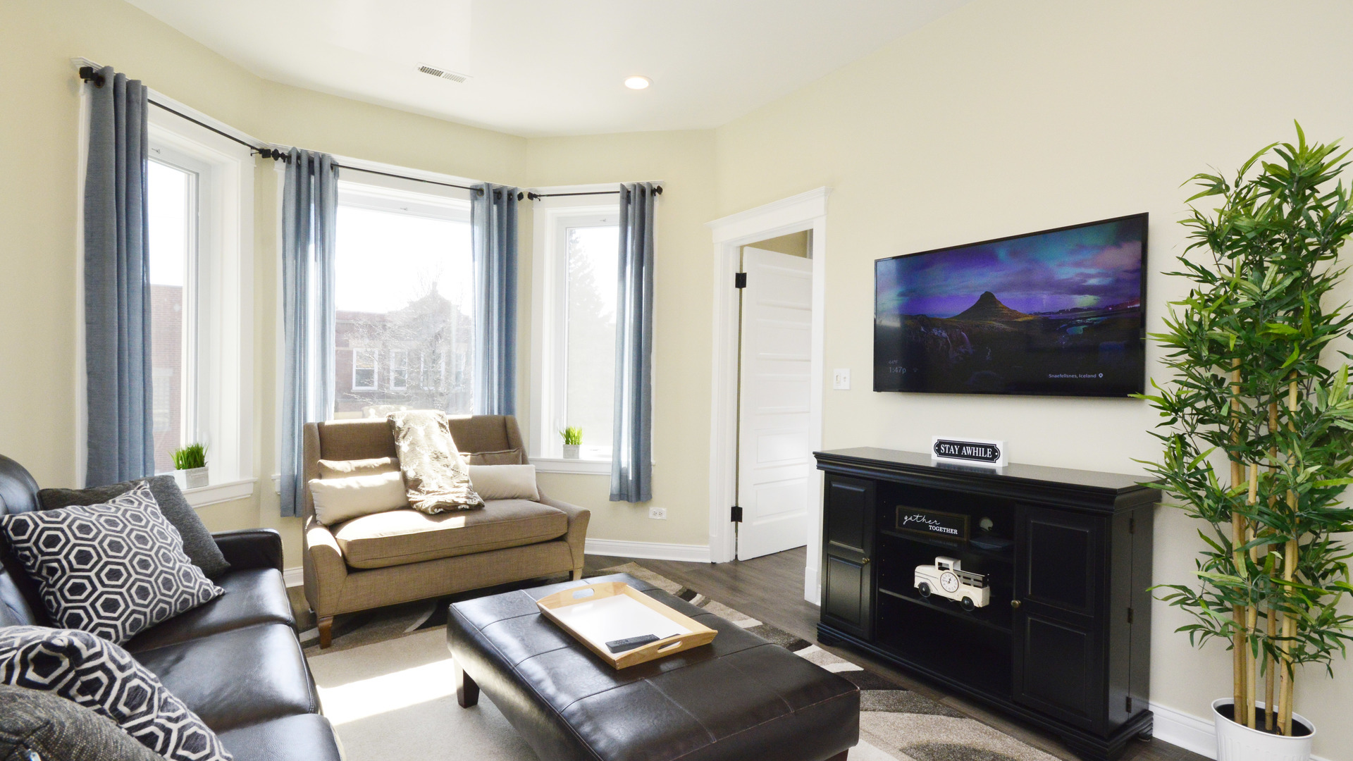 2904 W Diversey Avenue 2 Property Photo 4