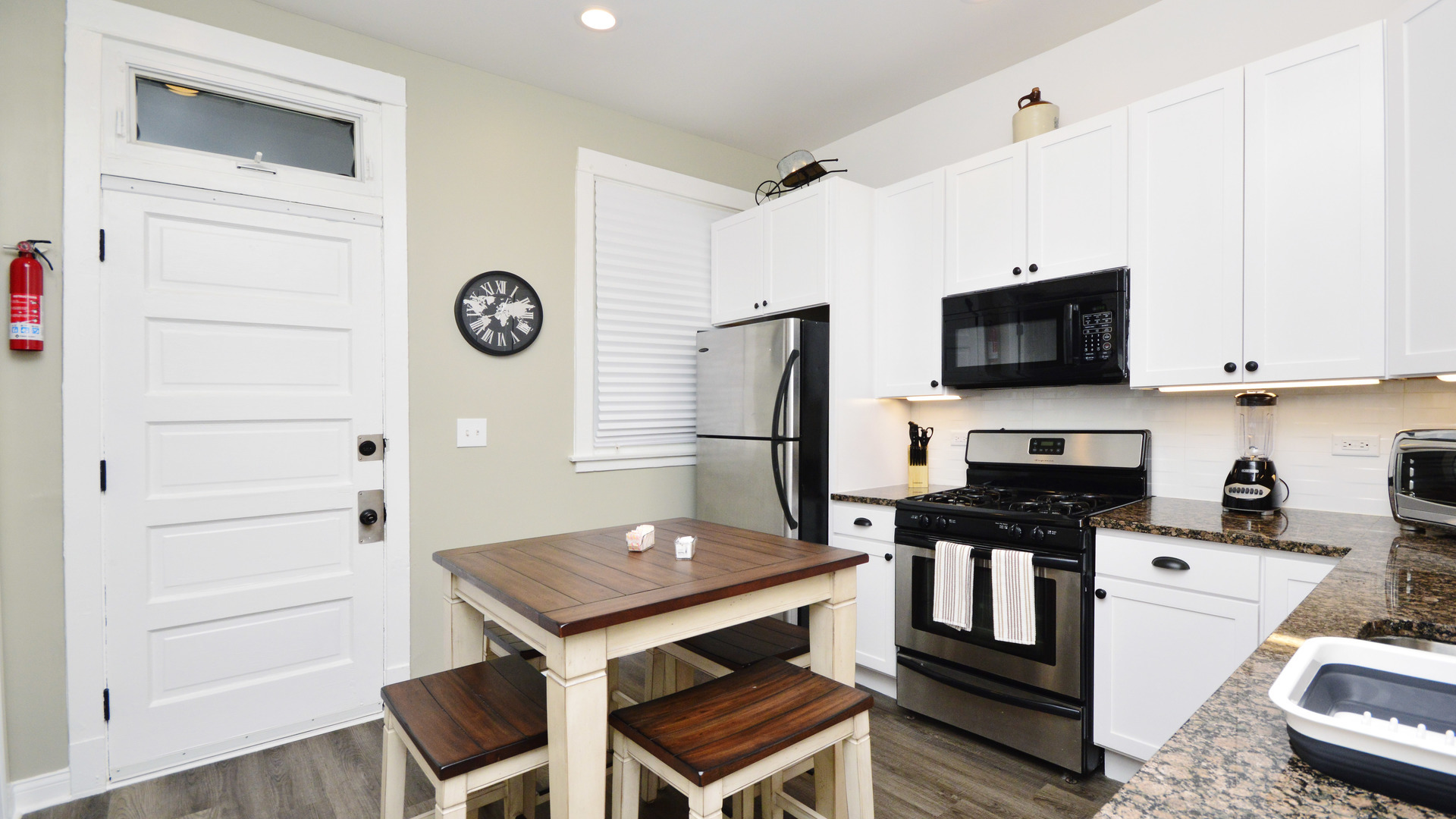 2904 W Diversey Avenue 2 Property Photo 8