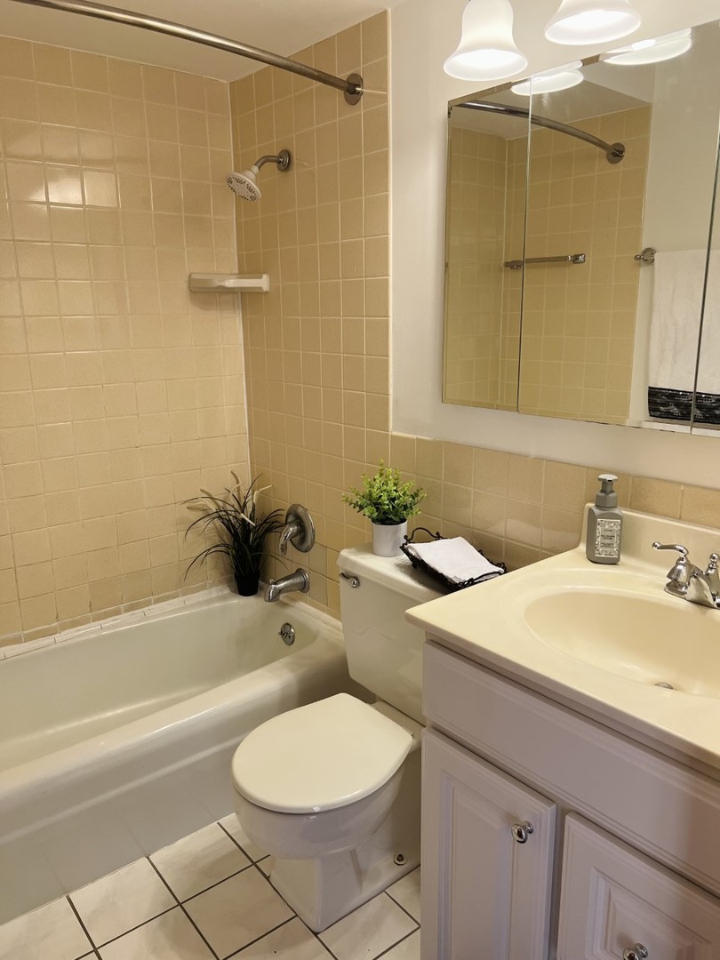 205 W Miner Street 300 Property Photo 8