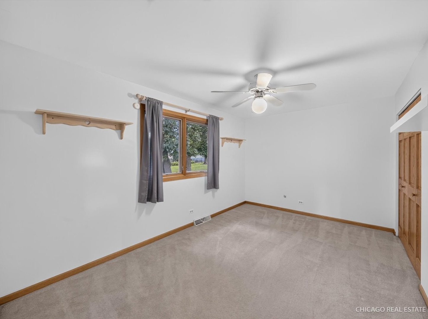 9s565 S Allison Court Property Photo 18