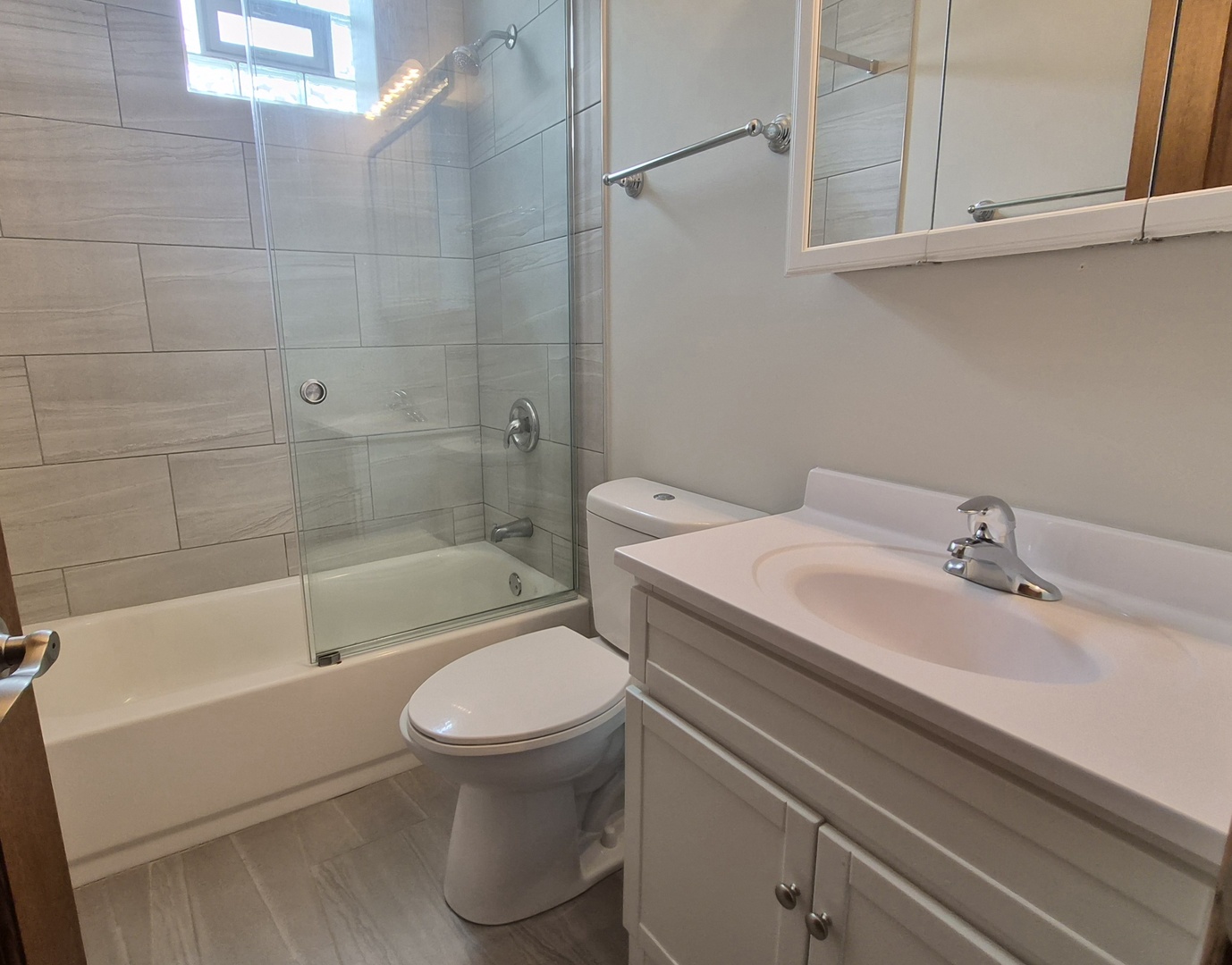 3238 N Hamlin Avenue 2 Property Photo 9
