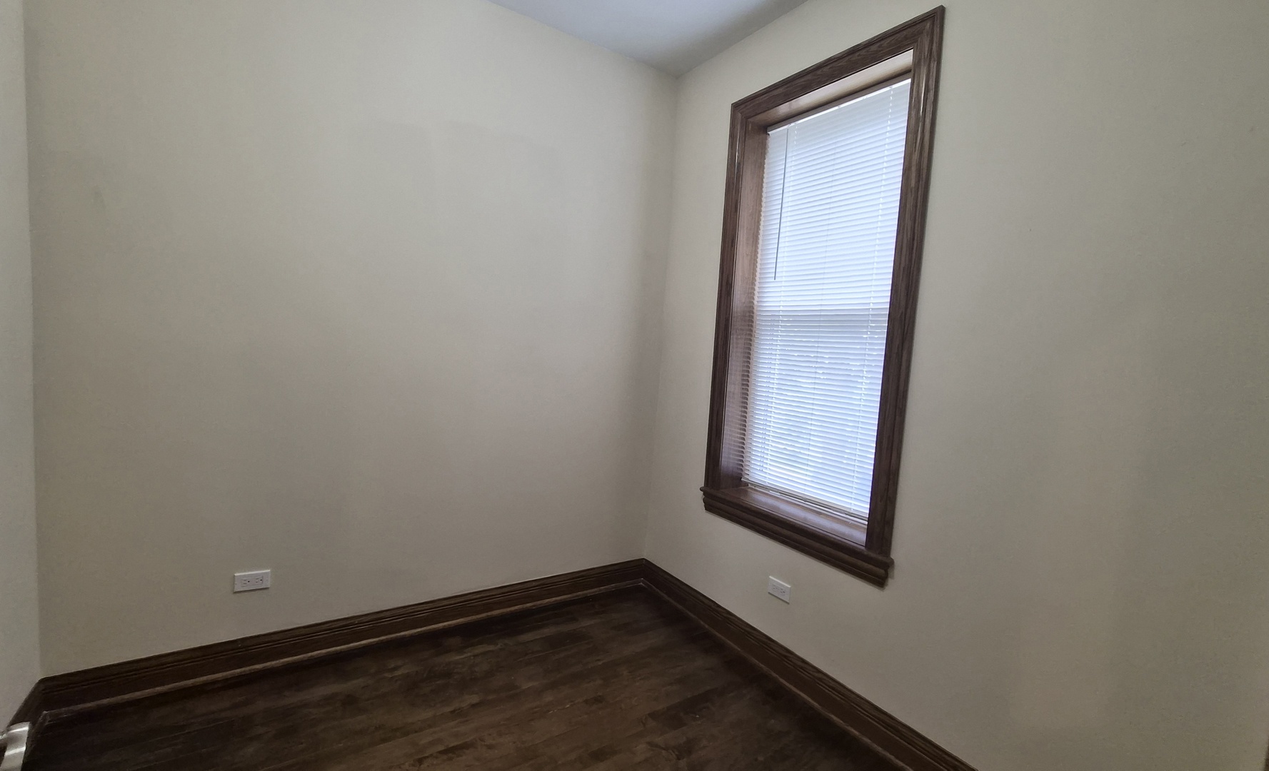 3238 N Hamlin Avenue 2 Property Photo 11