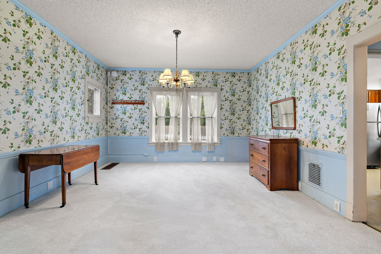 592 Provident Avenue Property Photo 6