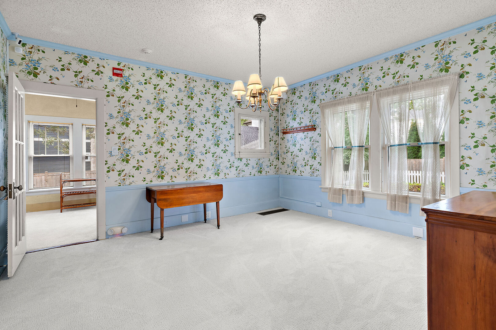 592 Provident Avenue Property Photo 7