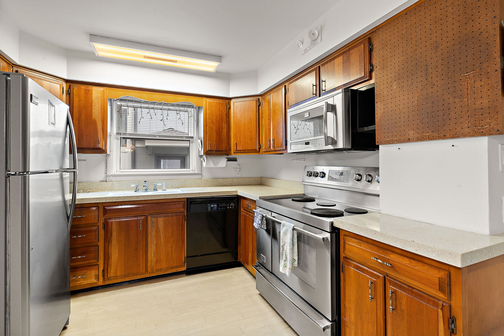 592 Provident Avenue Property Photo 10