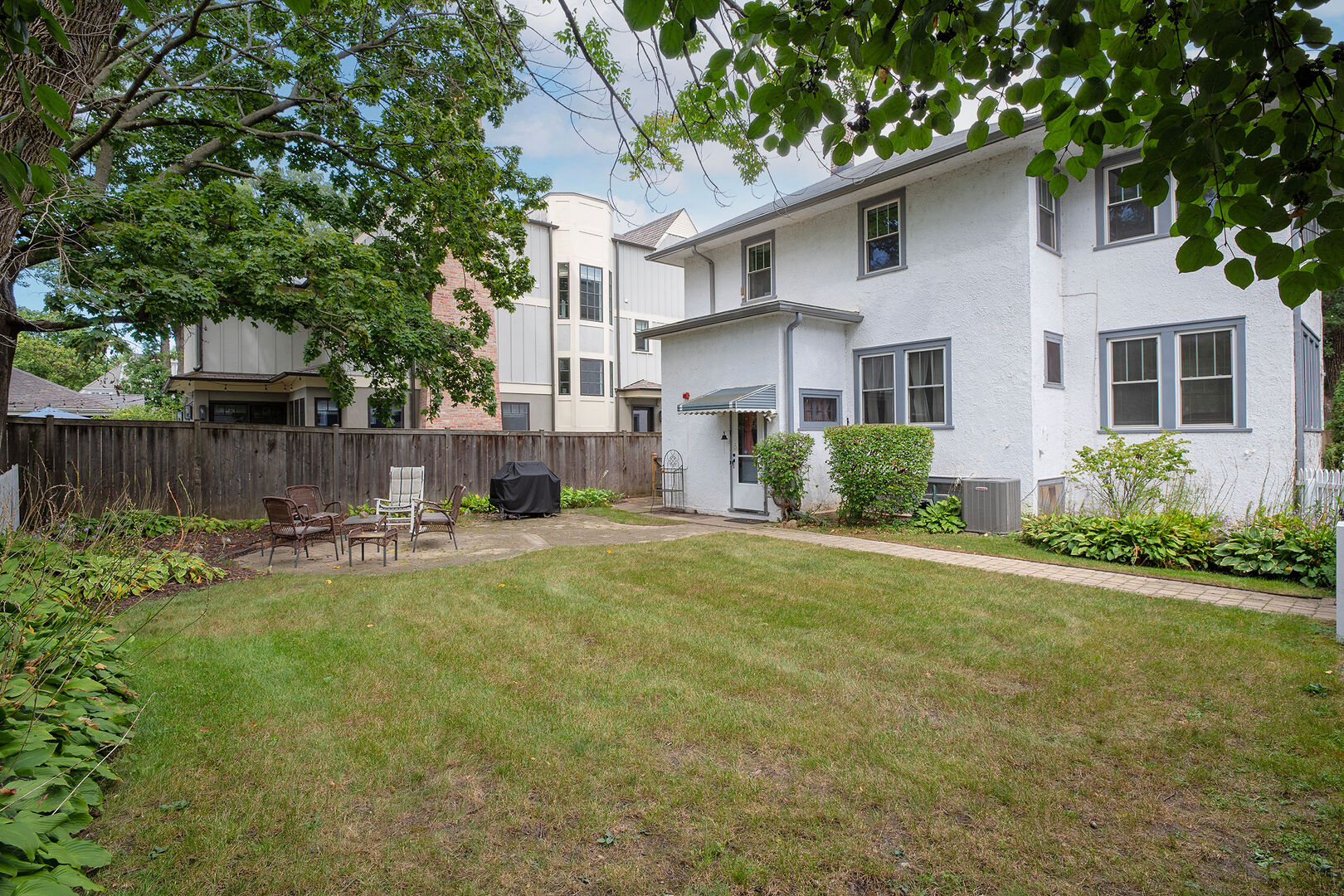 592 Provident Avenue Property Photo 18