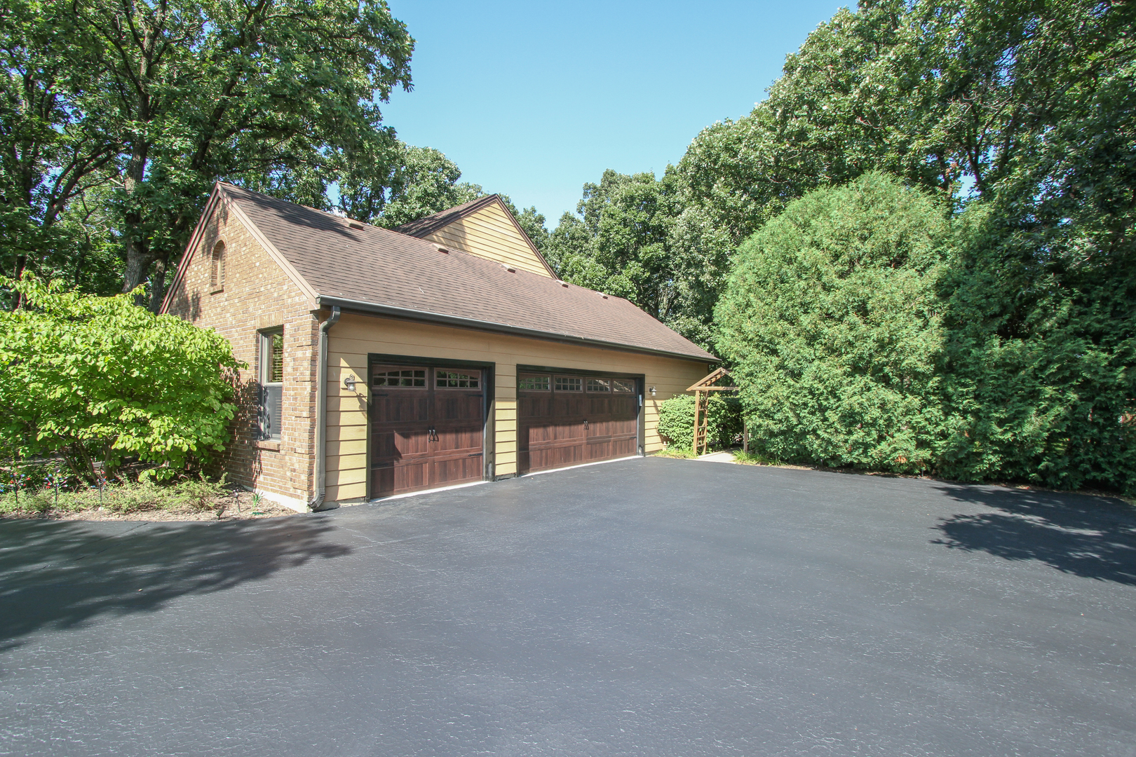 24530 Hummingbird Court Property Photo 5