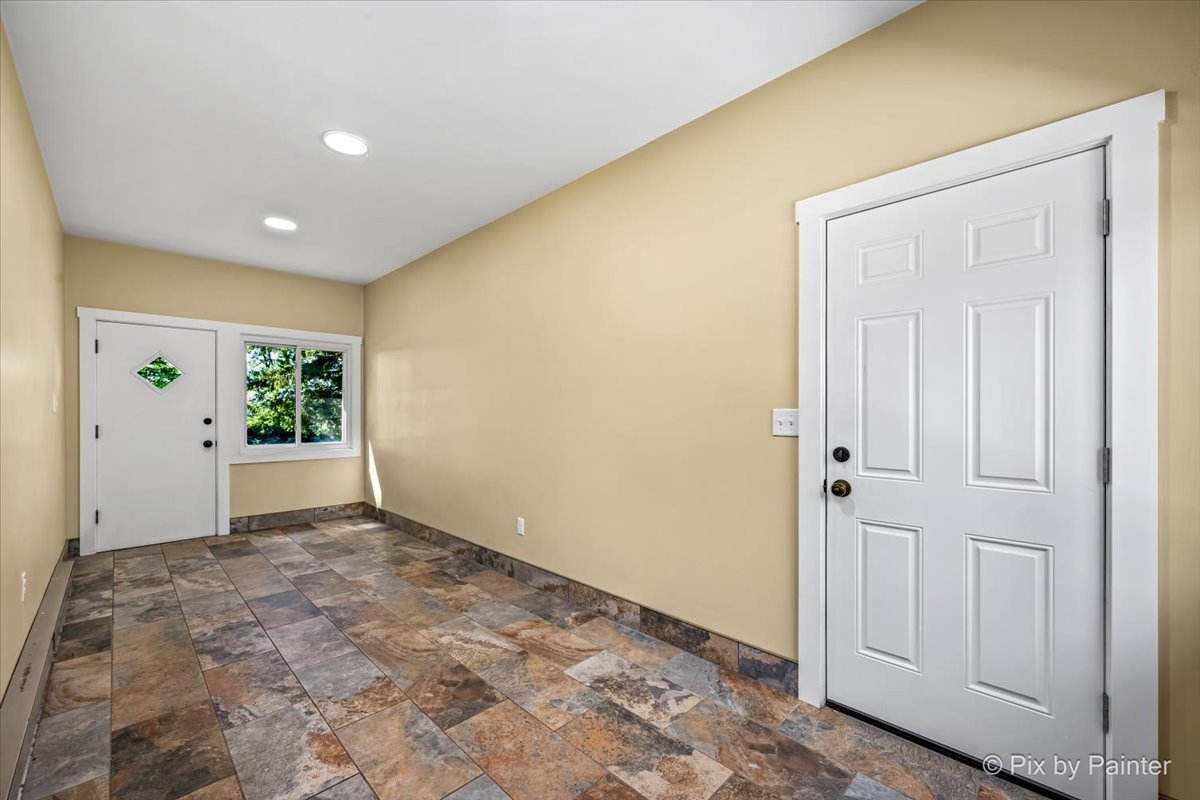 12746231 Property Photo 18