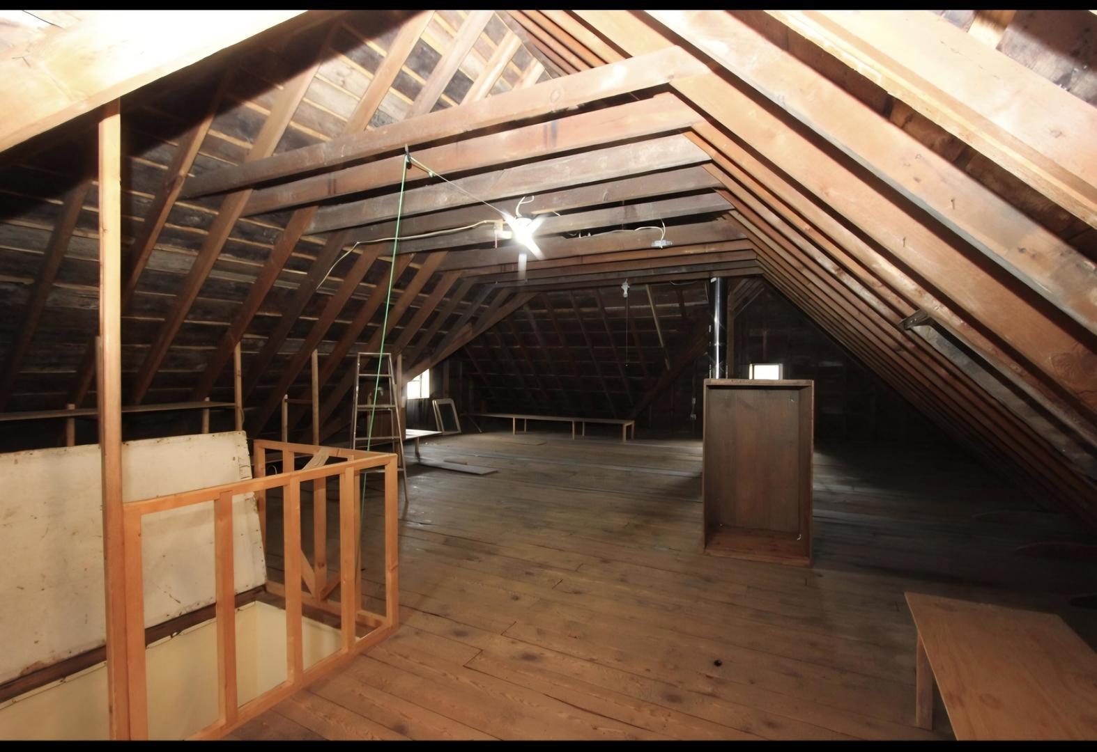 10815 N Woodstock Street Property Photo 25