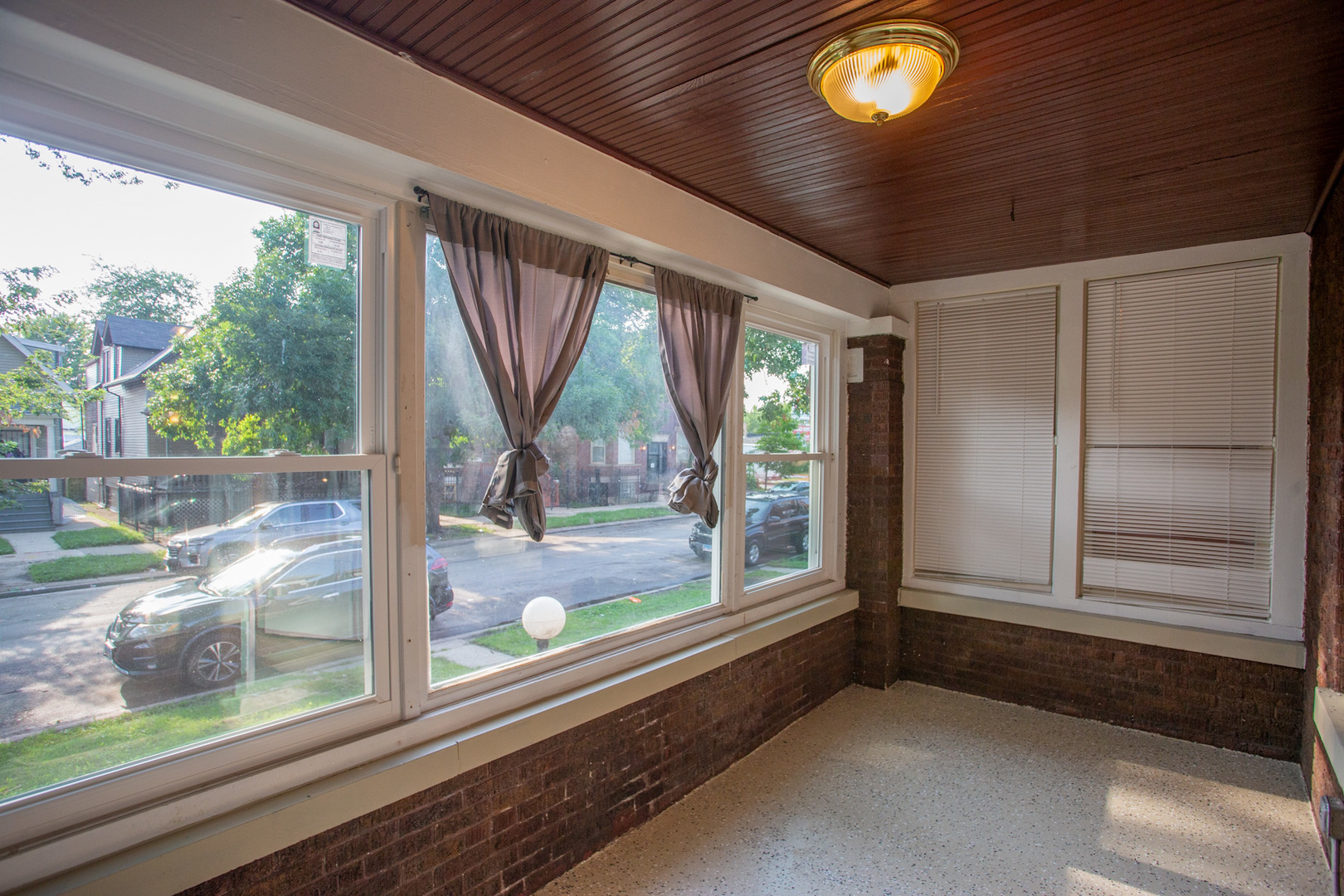 7521 S Champlain Avenue Property Photo 4
