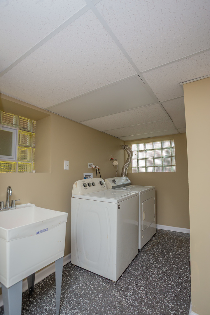 7521 S Champlain Avenue Property Photo 23