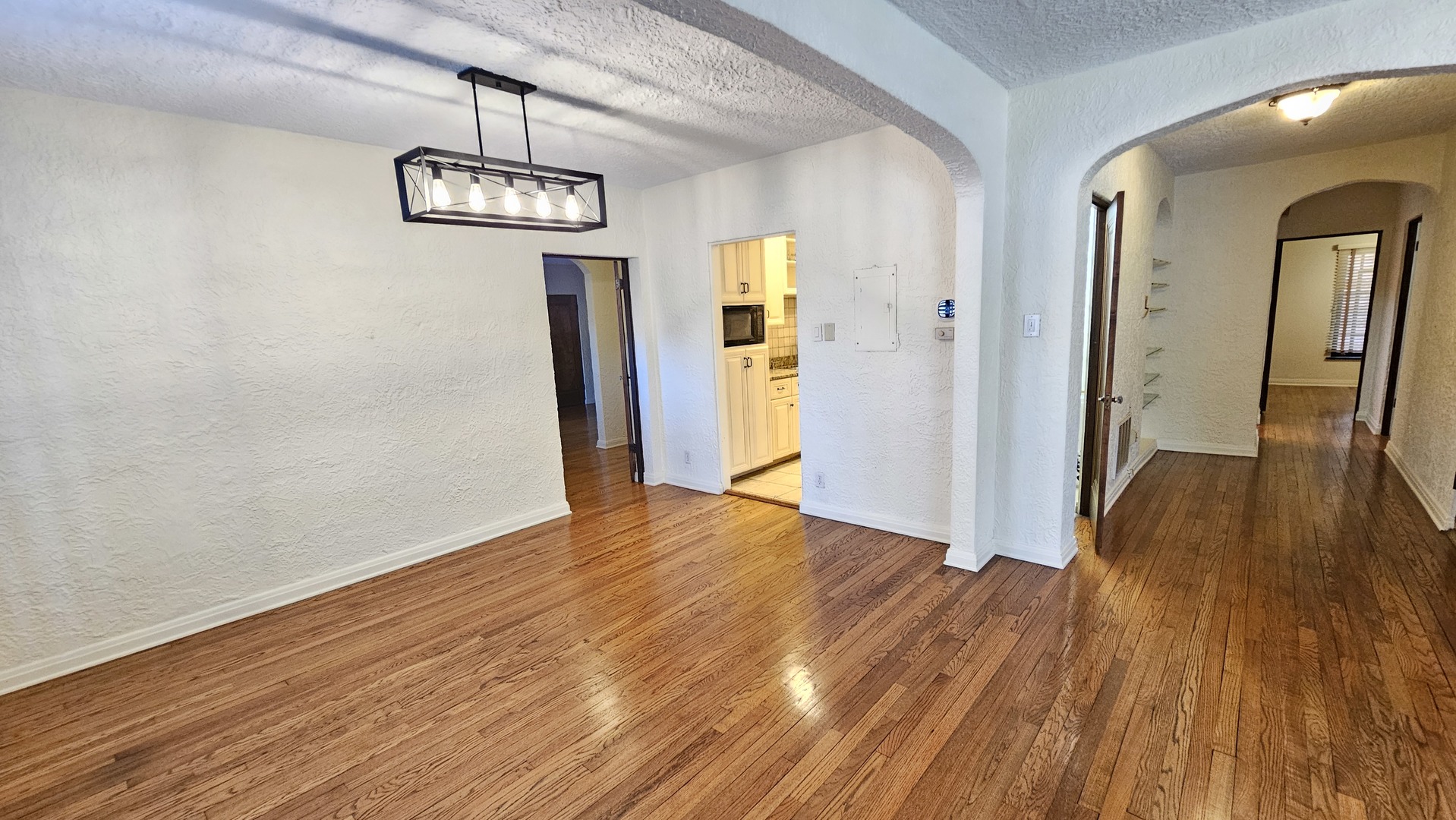 410 N Raynor Avenue 1w Property Photo 5