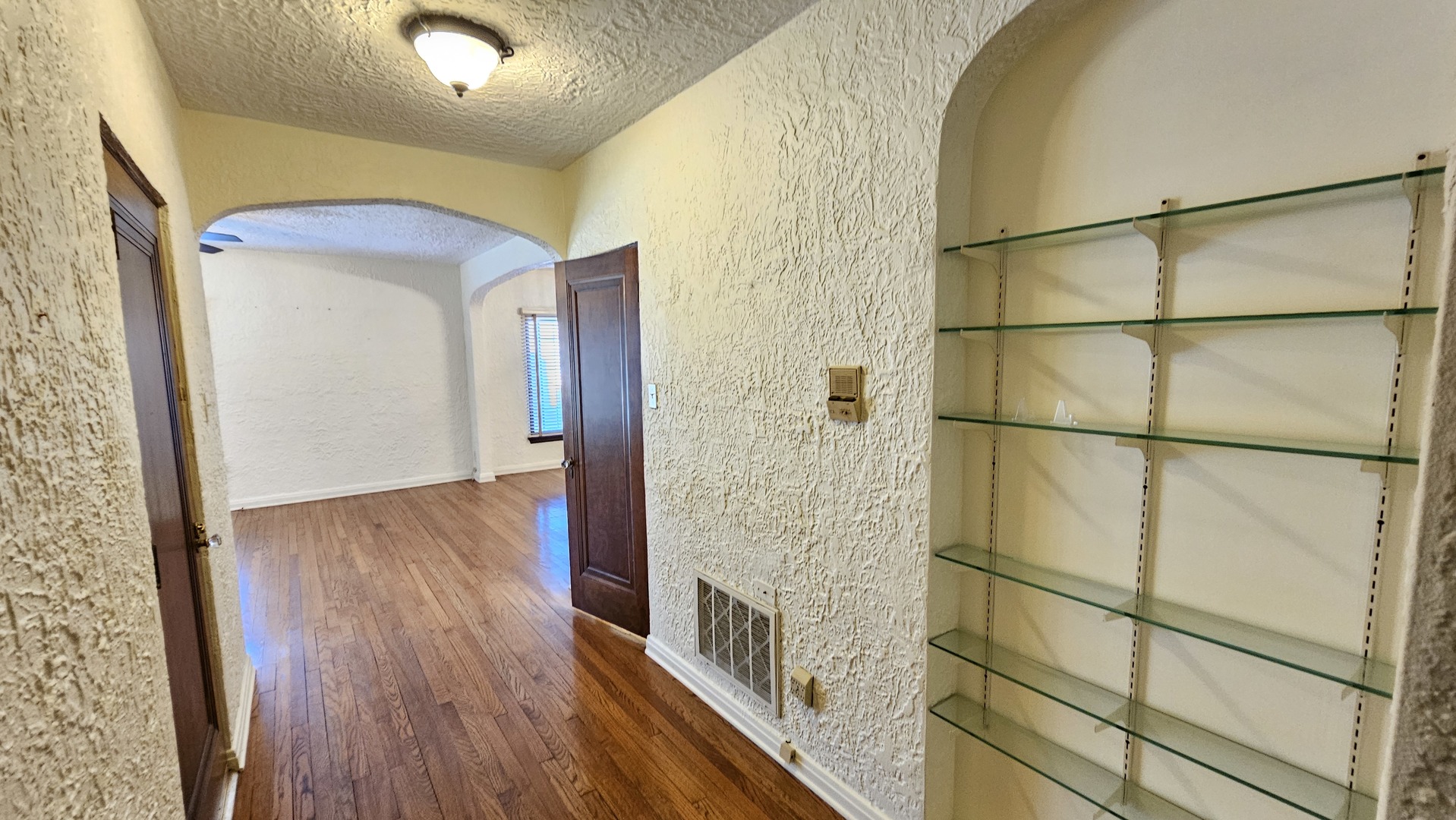 410 N Raynor Avenue 1w Property Photo 8