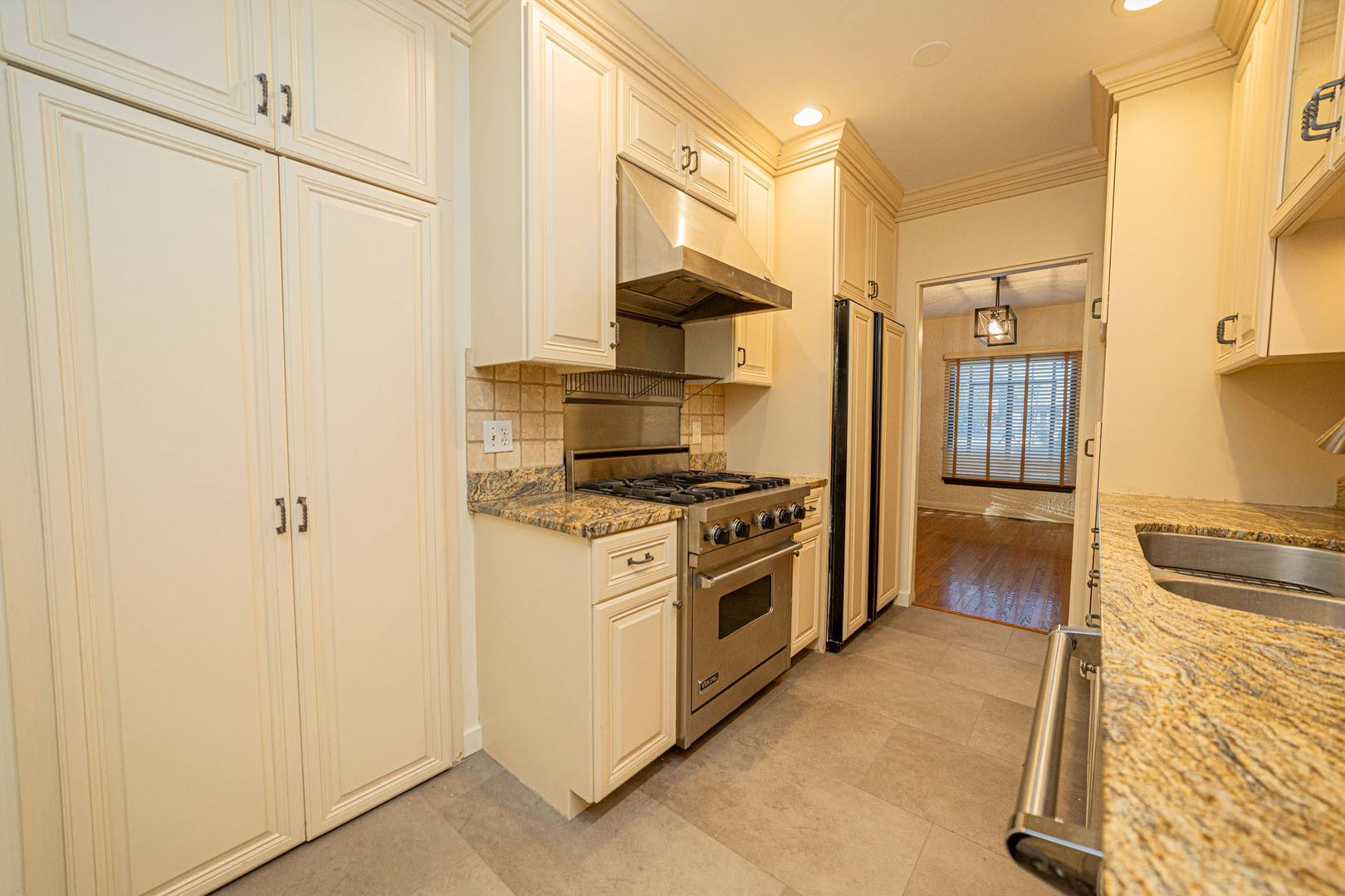 410 N Raynor Avenue 1w Property Photo 14