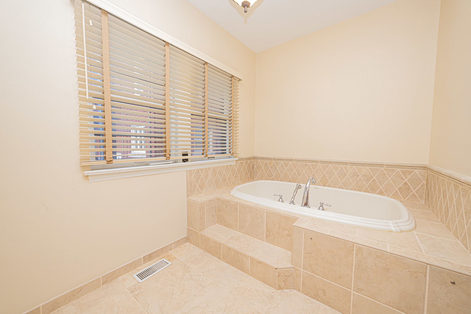 410 N Raynor Avenue 1w Property Photo 30