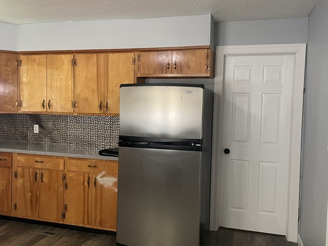 210 N Oak Street Property Photo 9