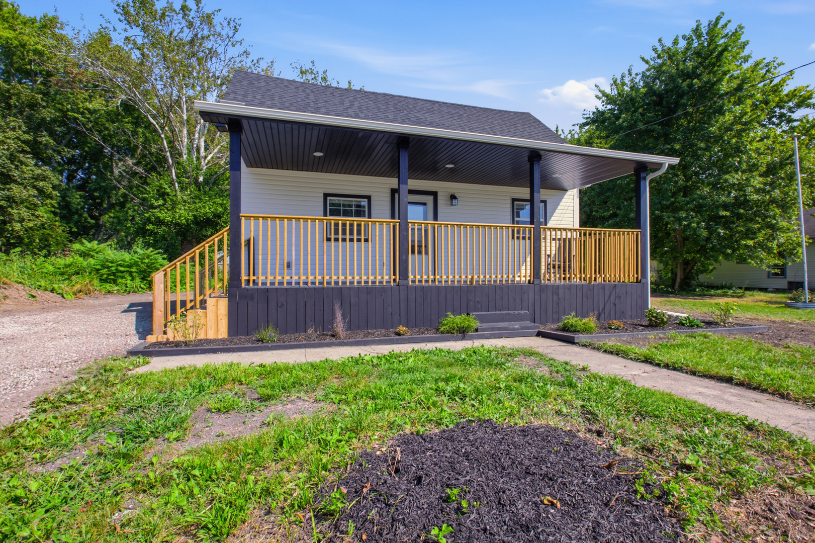 609 W Green Street Property Photo 1