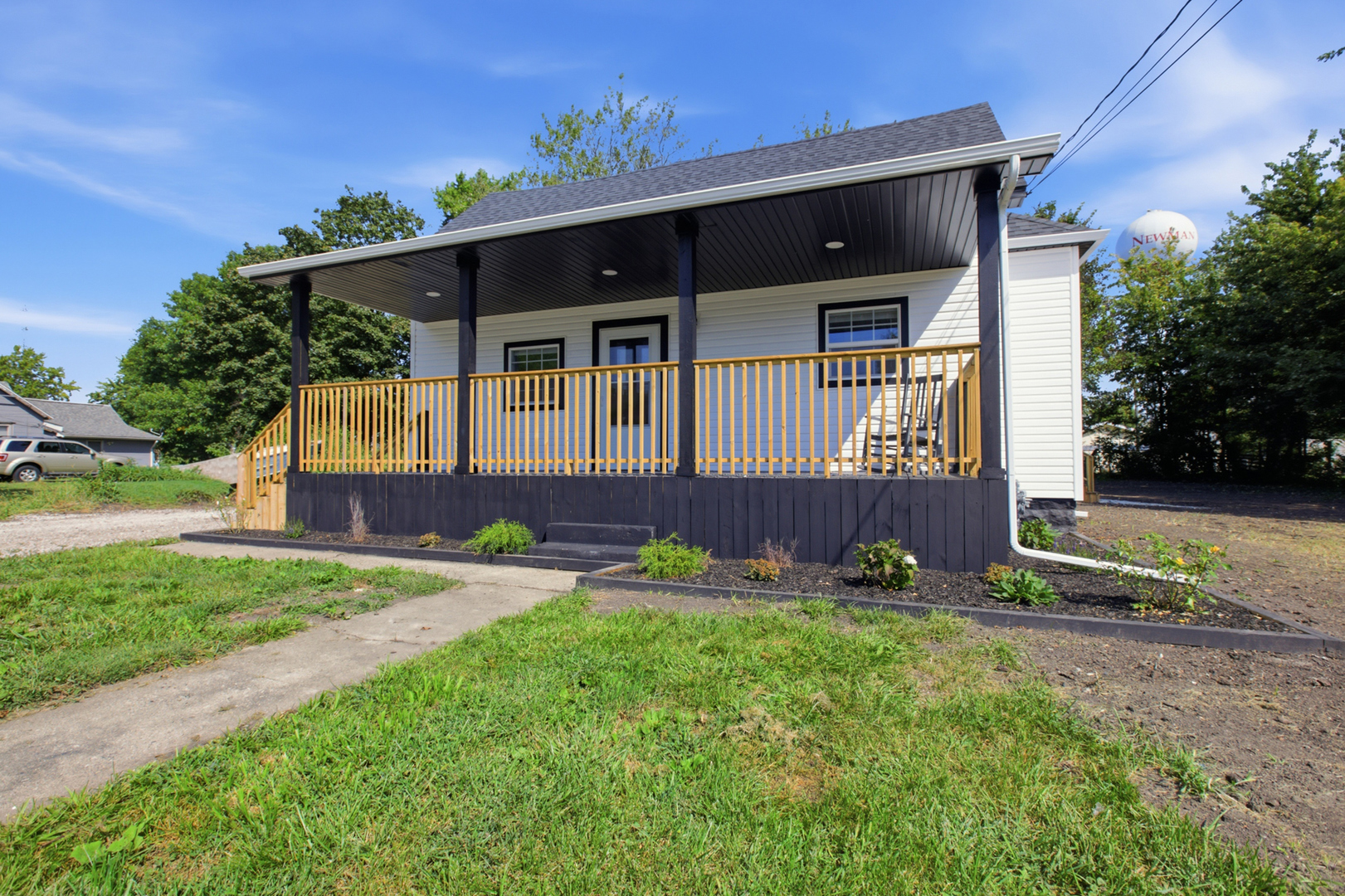 609 W Green Street Property Photo 2