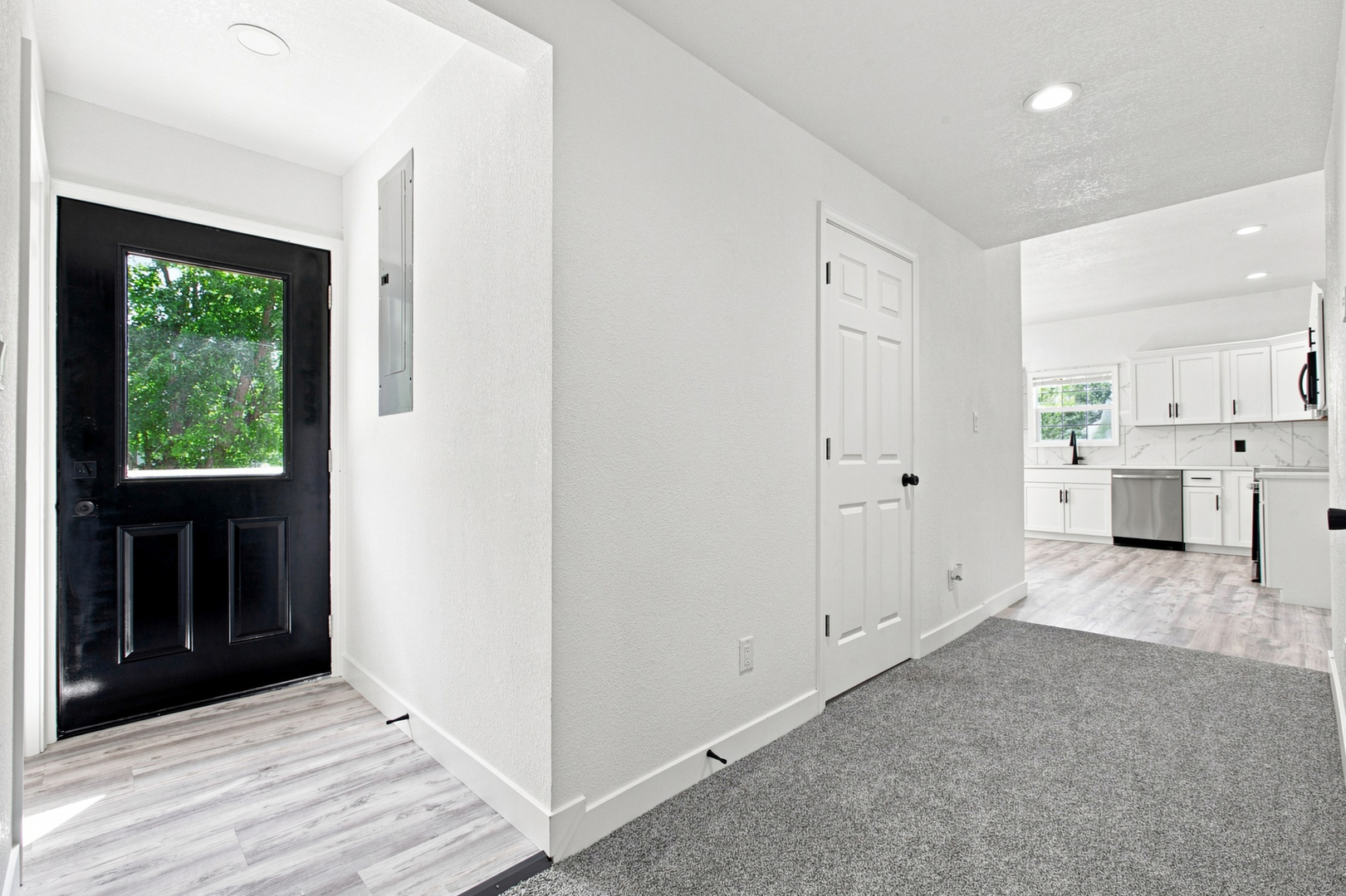 609 W Green Street Property Photo 14