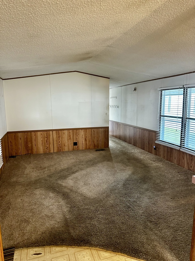 27w370 Geneva Road 124 Property Photo 10