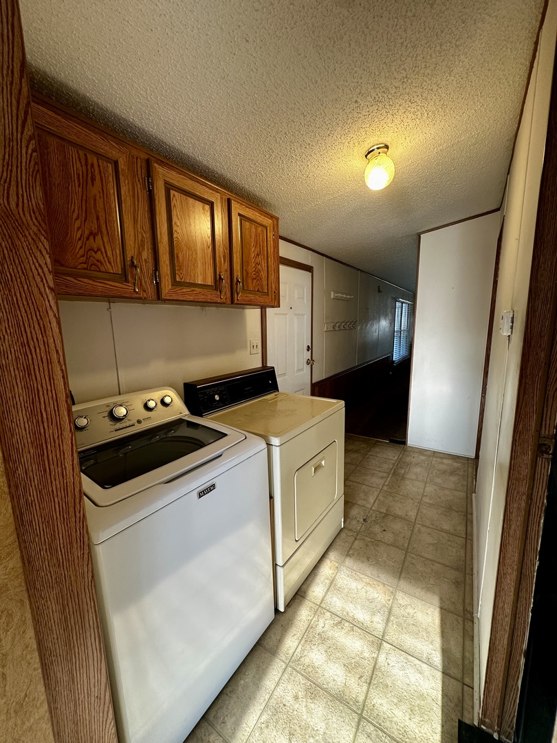 27w370 Geneva Road 124 Property Photo 15