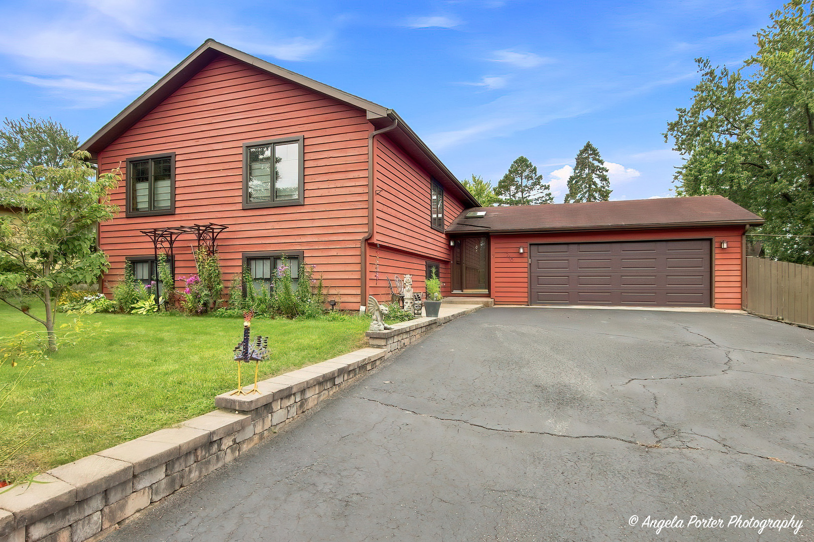 210 Maplewood Drive Property Photo 1