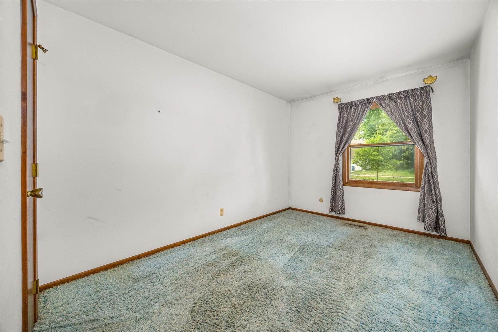 891 Laurel Drive Property Photo 5