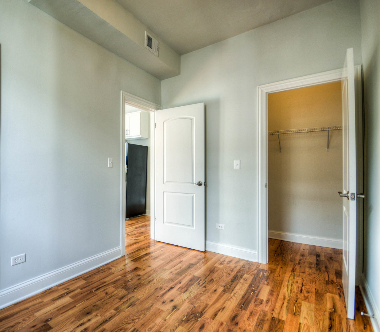 2111 N Western Avenue 2f Property Photo 4