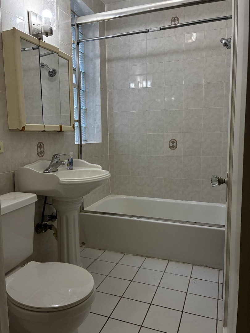 2840 W Addison Street 2s Property Photo 8
