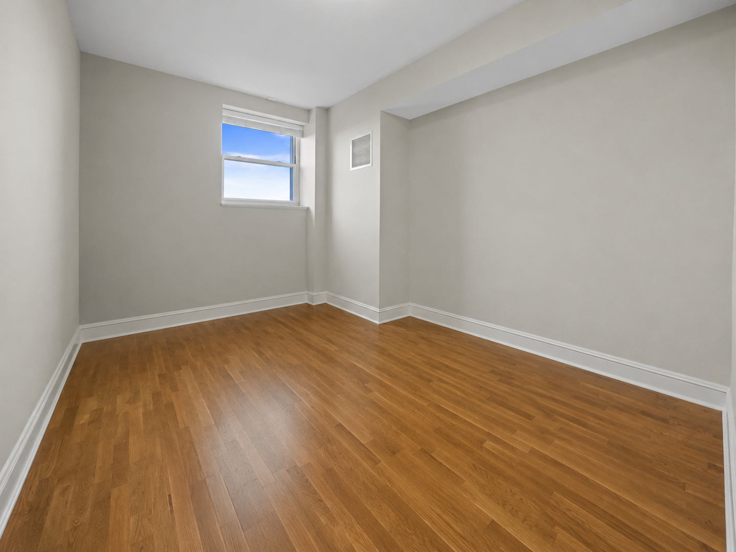 850 N Lake Shore Drive 203 Property Photo 8