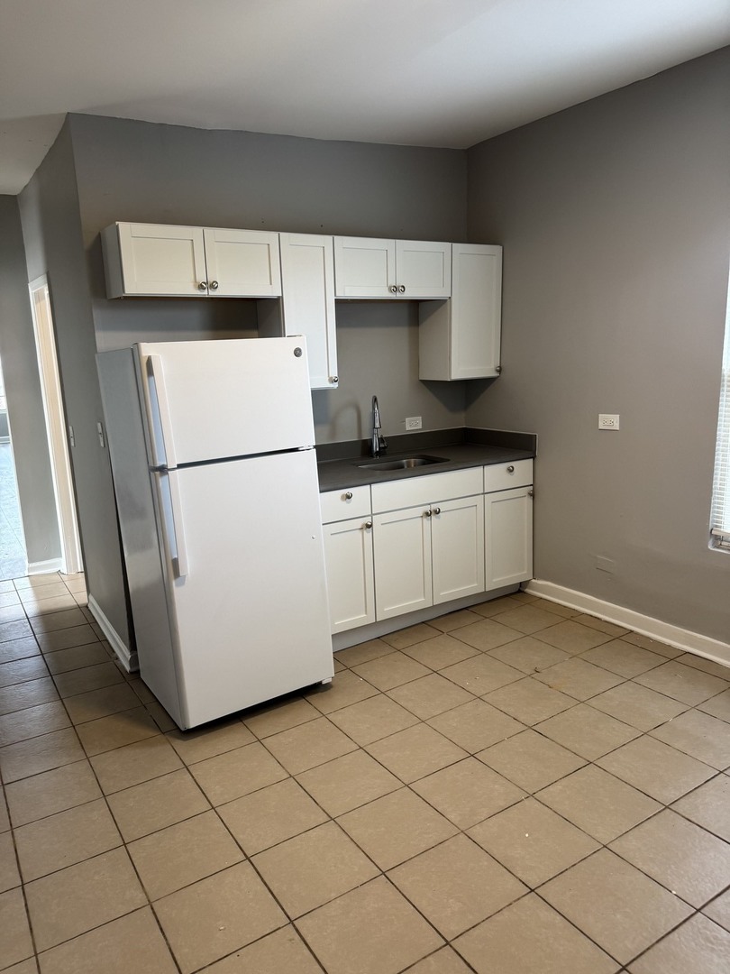 707 E 92nd Place Property Photo 2