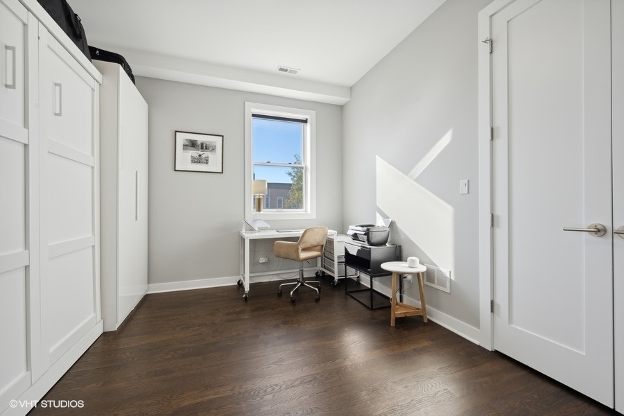 2550 W Fullerton Avenue 2d Property Photo 13
