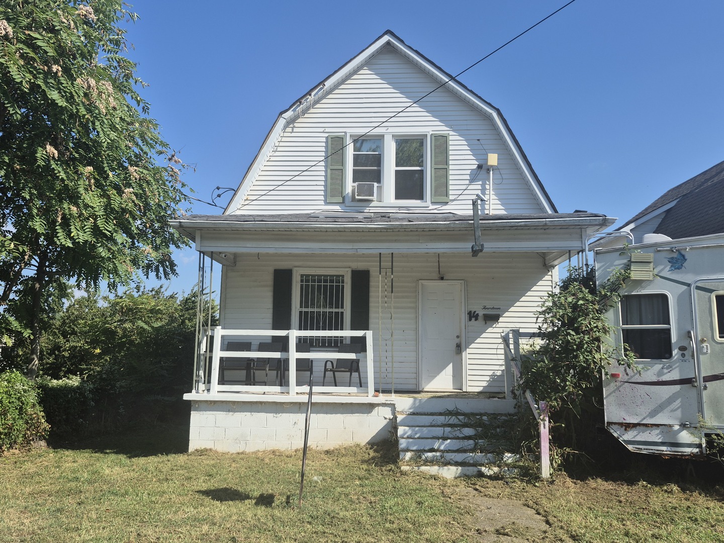 14 E Logan Street Property Photo 1
