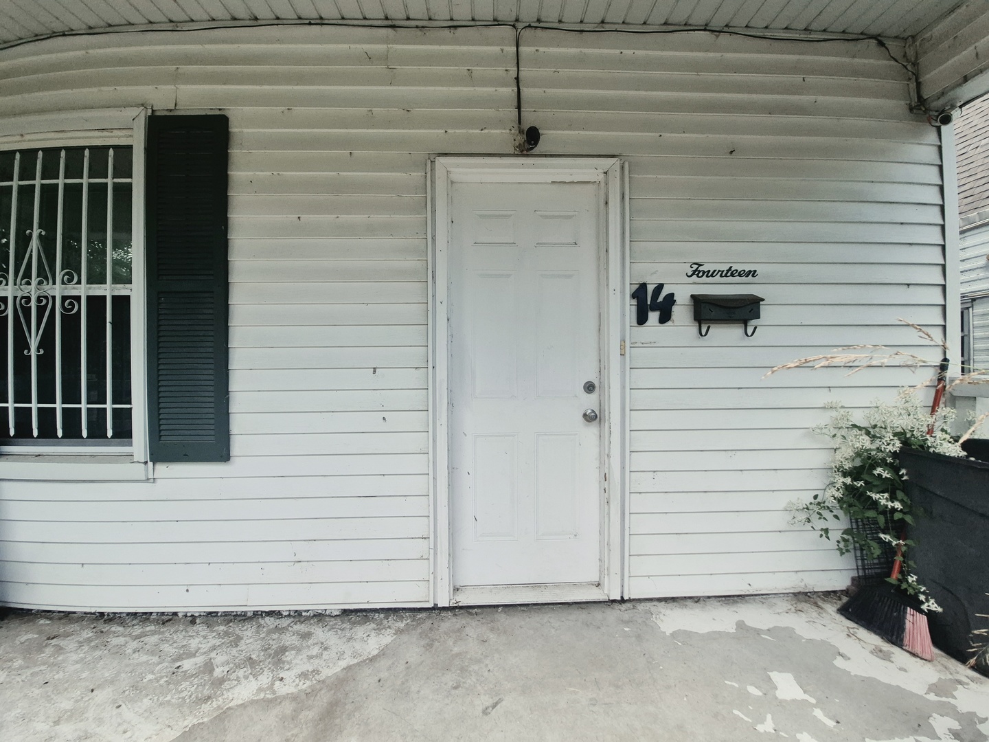 14 E Logan Street Property Photo 3