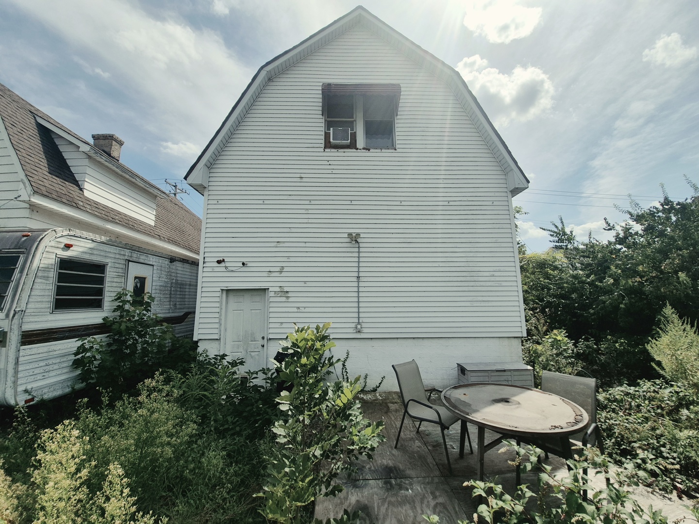 14 E Logan Street Property Photo 18