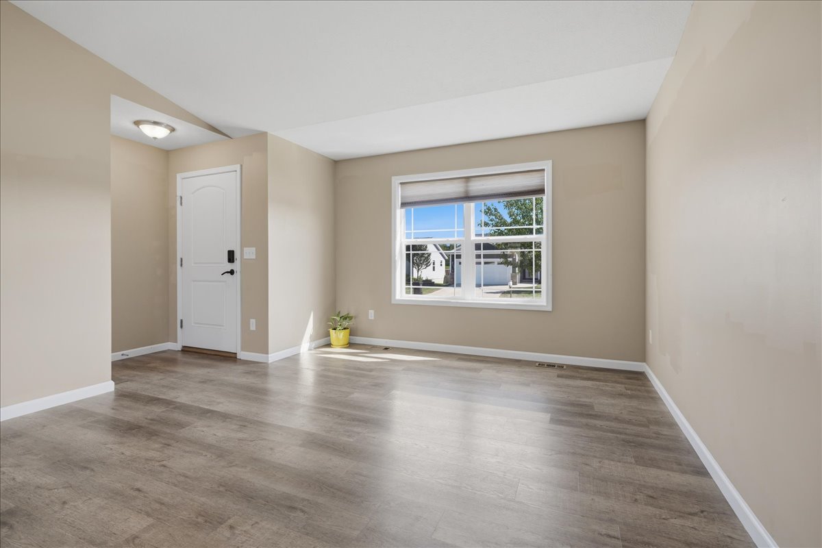 51 Winding Way Property Photo 5