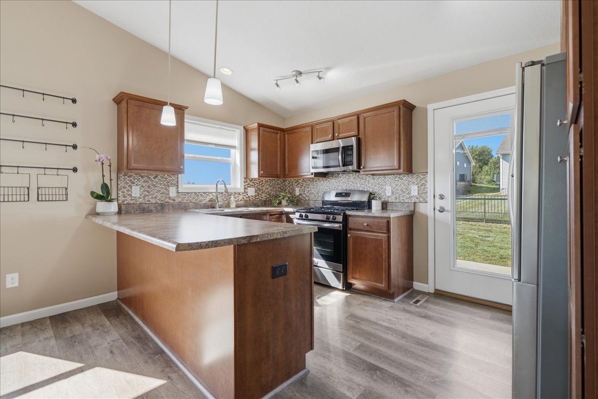 51 Winding Way Property Photo 9