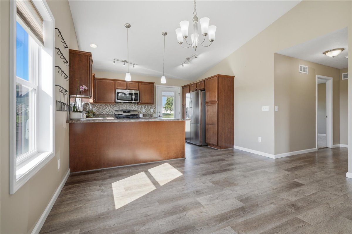 51 Winding Way Property Photo 14