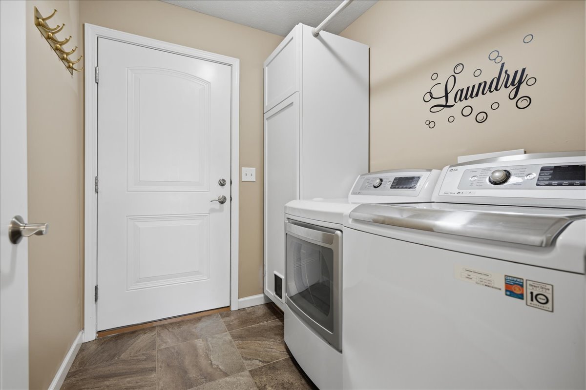 51 Winding Way Property Photo 19