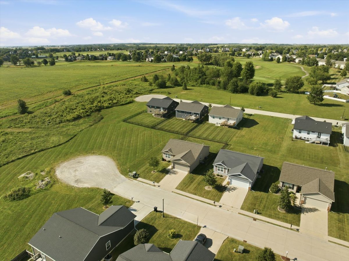 51 Winding Way Property Photo 39