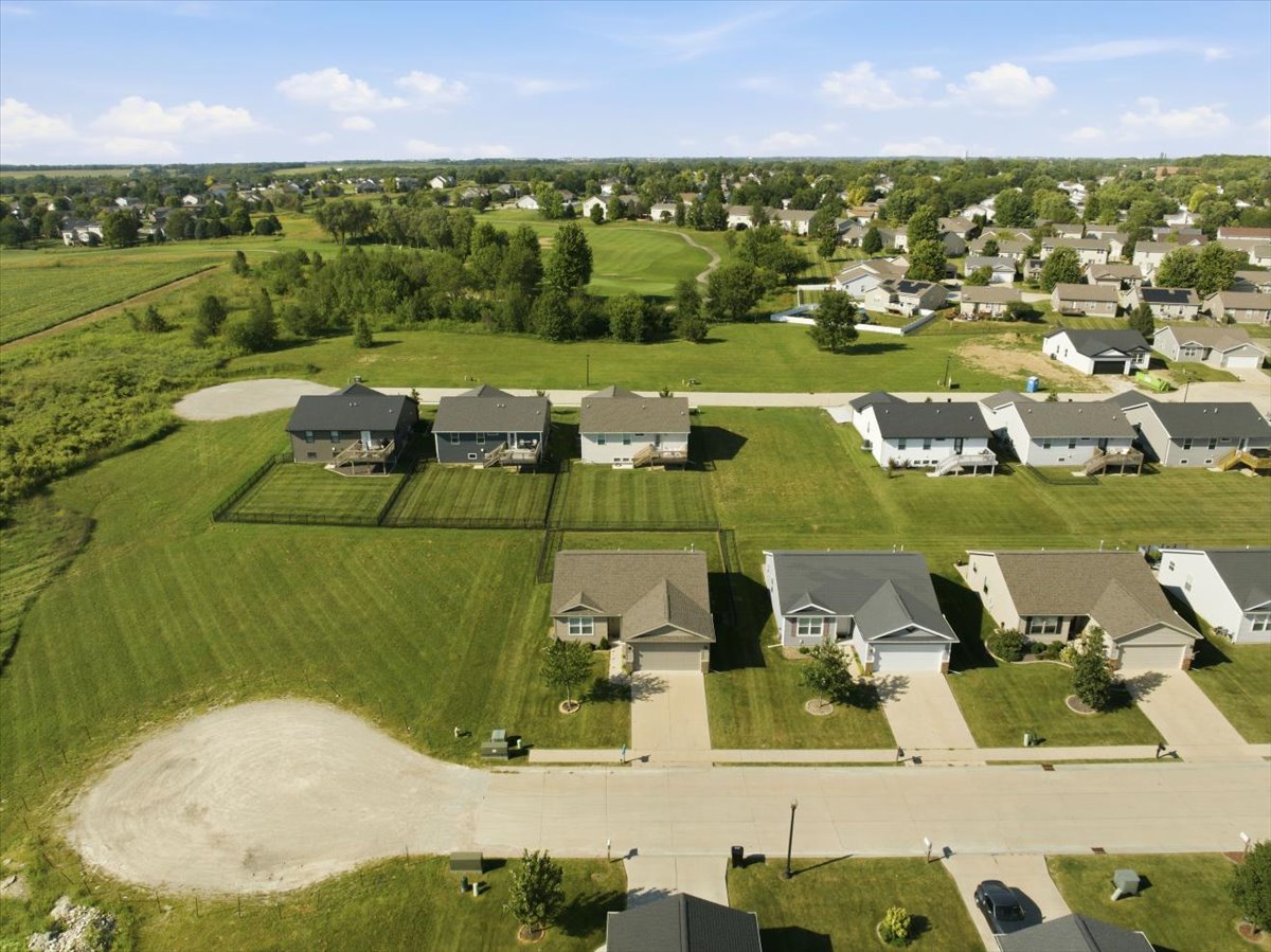 51 Winding Way Property Photo 40