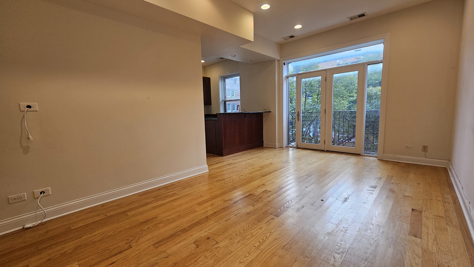 3337 N Halsted Street 2 Property Photo 5