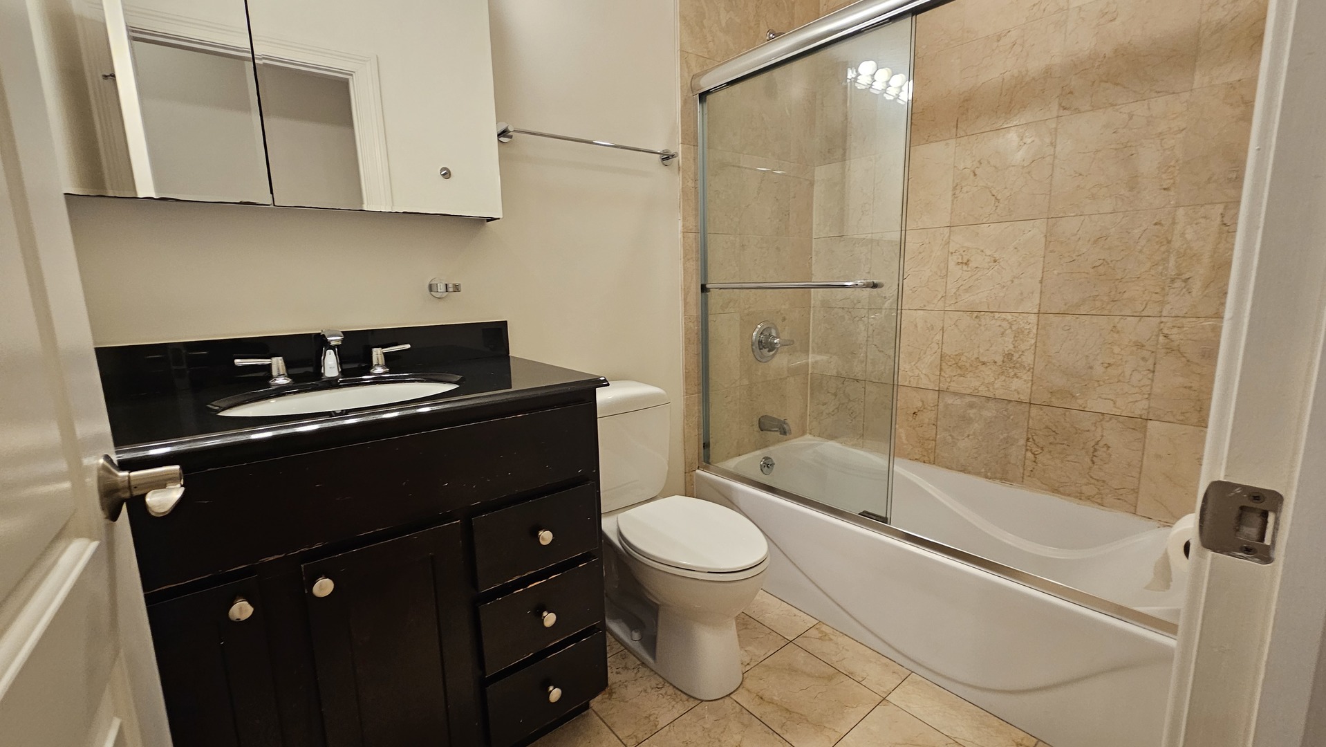 3337 N Halsted Street 2 Property Photo 19